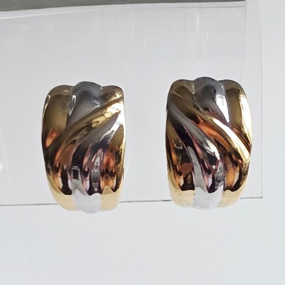 Vintage Two-Toned Clip-On Earrings - Picture 3 of 9